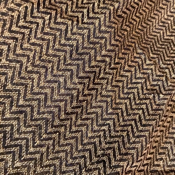 Men’s Fashion Scarf. Reversible zigzag pattern. - Picture 4 of 4